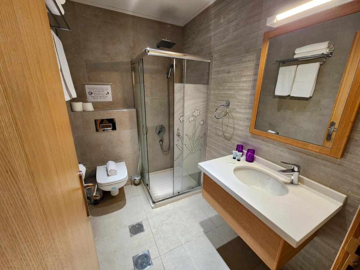 St Andrew'S Guesthouse - รามัลเลาะห์ ภายนอก รูปภาพ
