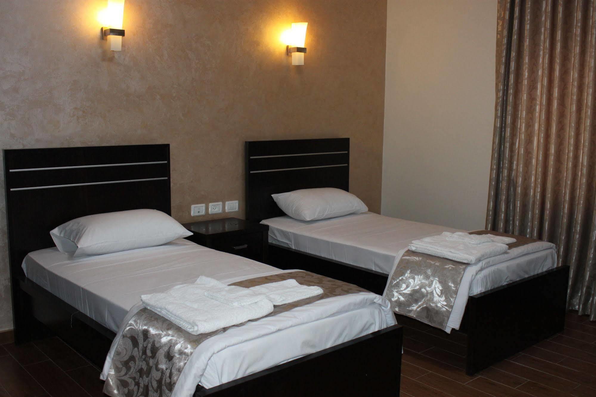 St Andrew'S Guesthouse - รามัลเลาะห์ ภายนอก รูปภาพ