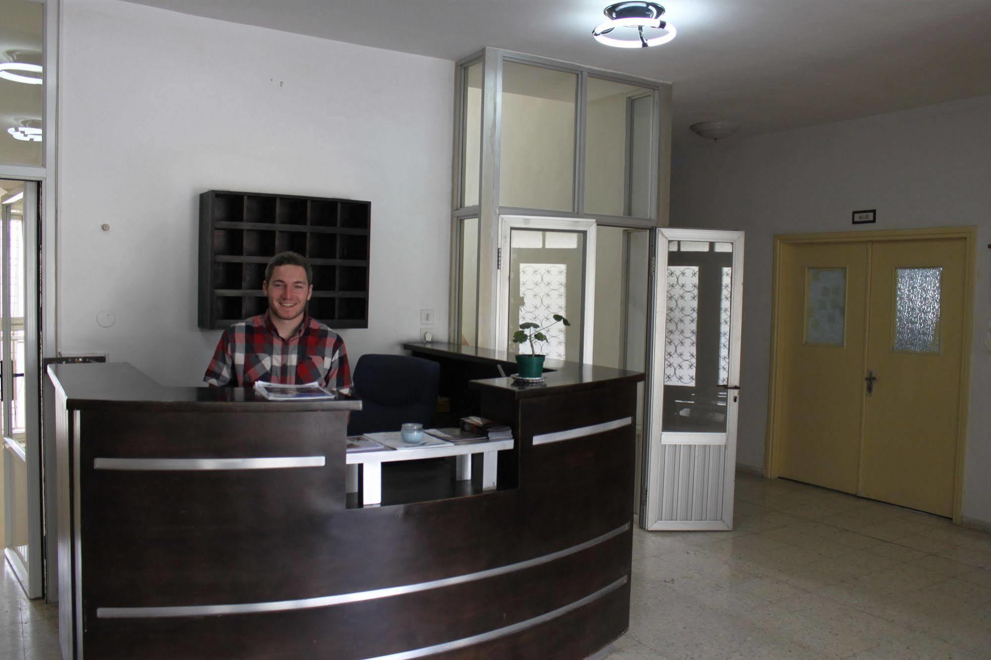 St Andrew'S Guesthouse - รามัลเลาะห์ ภายนอก รูปภาพ